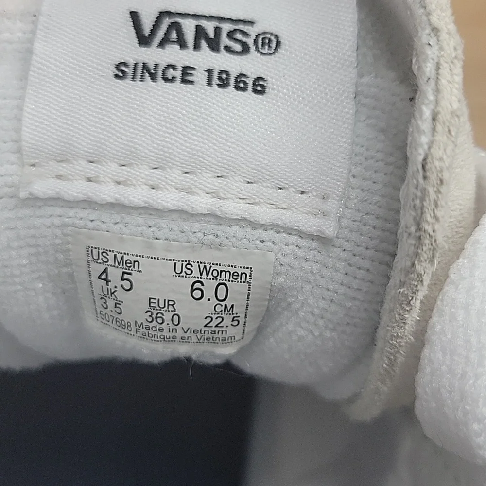 Van's SK8-Hi Brand new in the box no lid authentic uper textile and leather .